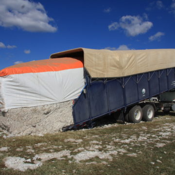cotton module truck loading